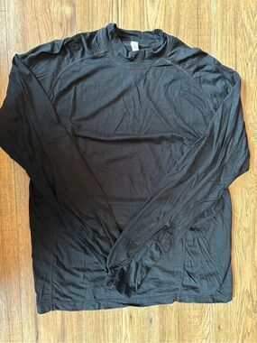 100% Merino Wool Lululemon Athletica Men's Black Long-Sleeve